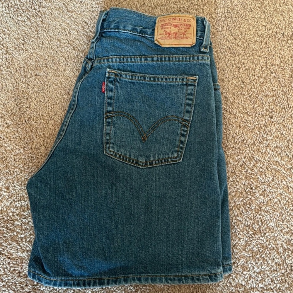 LEVI JEAN SHORTS